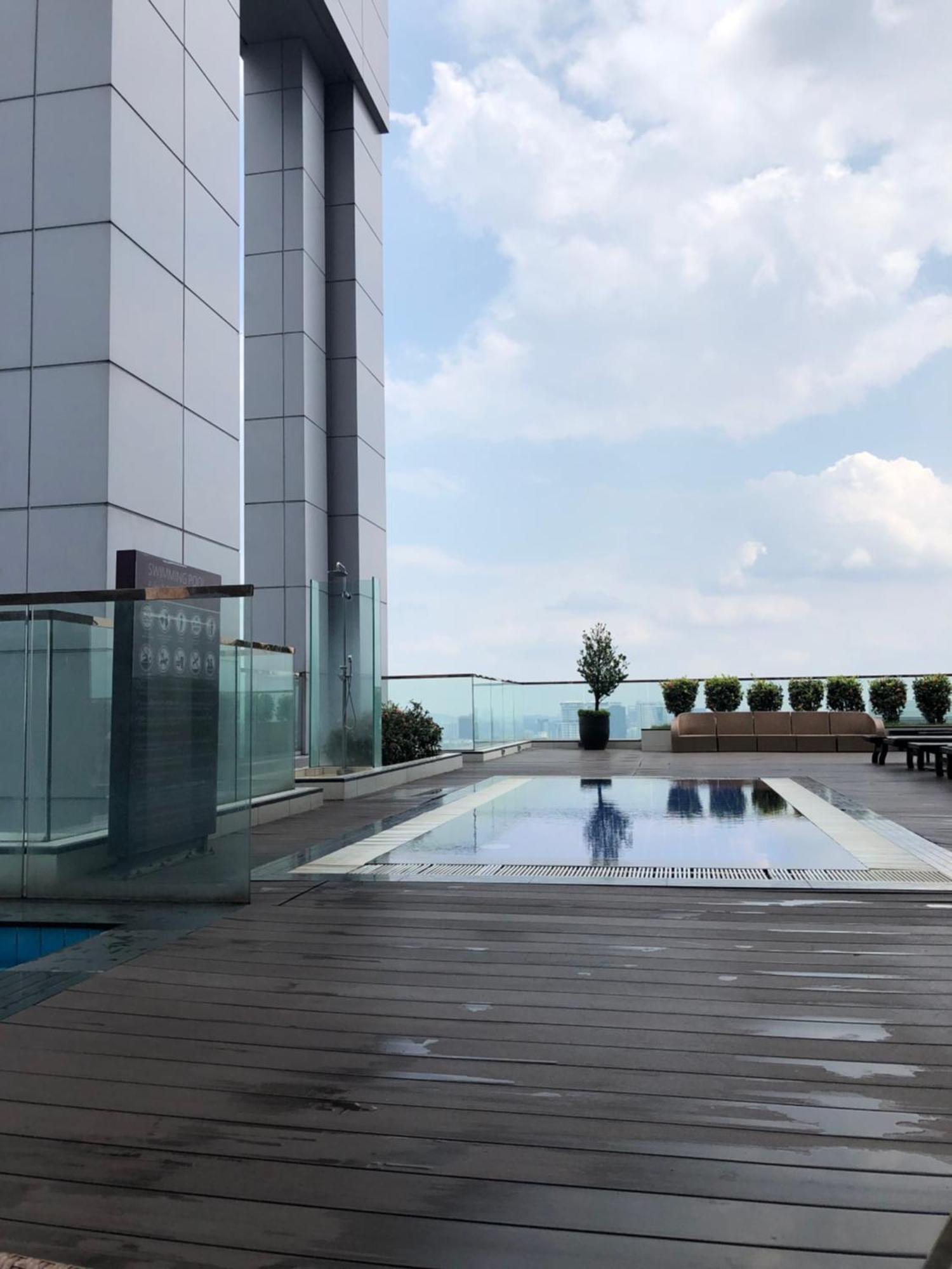 Amazing Pool By Platinum Suites Klcc Kuala Lumpur Exterior foto